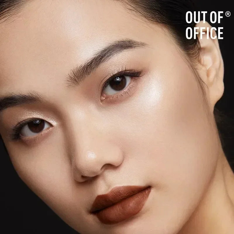 ظلال عيون سائلة من OUTOFFICE ناعمة لامعة غير لامعة ترتر لامع ظلال عيون تدوم طويلاً مكياج أصلي لتفتيح العين