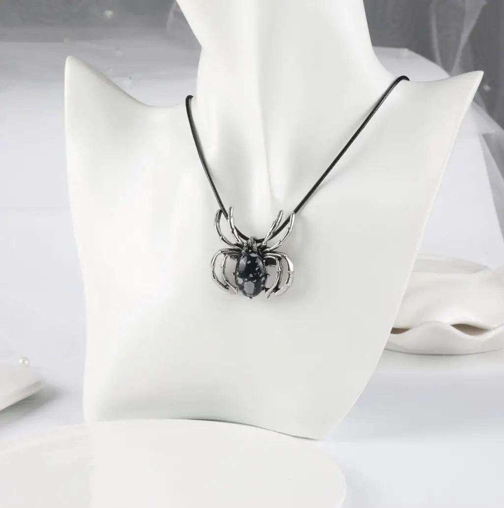 Halloween Stone Spider Necklace Fashion  Clavicle Chain Necklaces for Women and Men Girls New Trend Party Gifts Jewelry