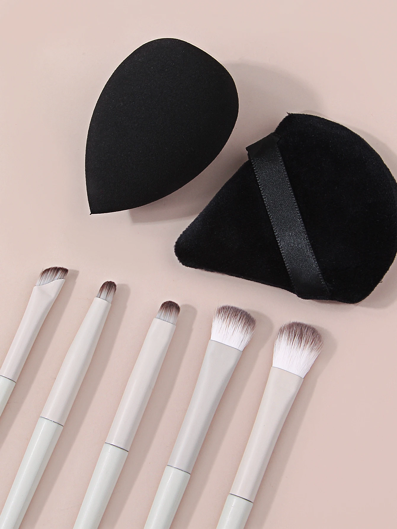 9 Stück ultra dünne Augenbrauen Pinsel Set abgewinkelt Präzision Eyeliner Make-up Pinsel, synthetische Borsten schräg Lidschatten Augenbrauen Tintin