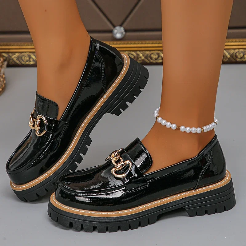 Retro Chain Low Heel Pumps Women Fashion Bright Black Pu Leather Platform Loafers Plus Size Thick Sole Non Slip Uniform Shoes