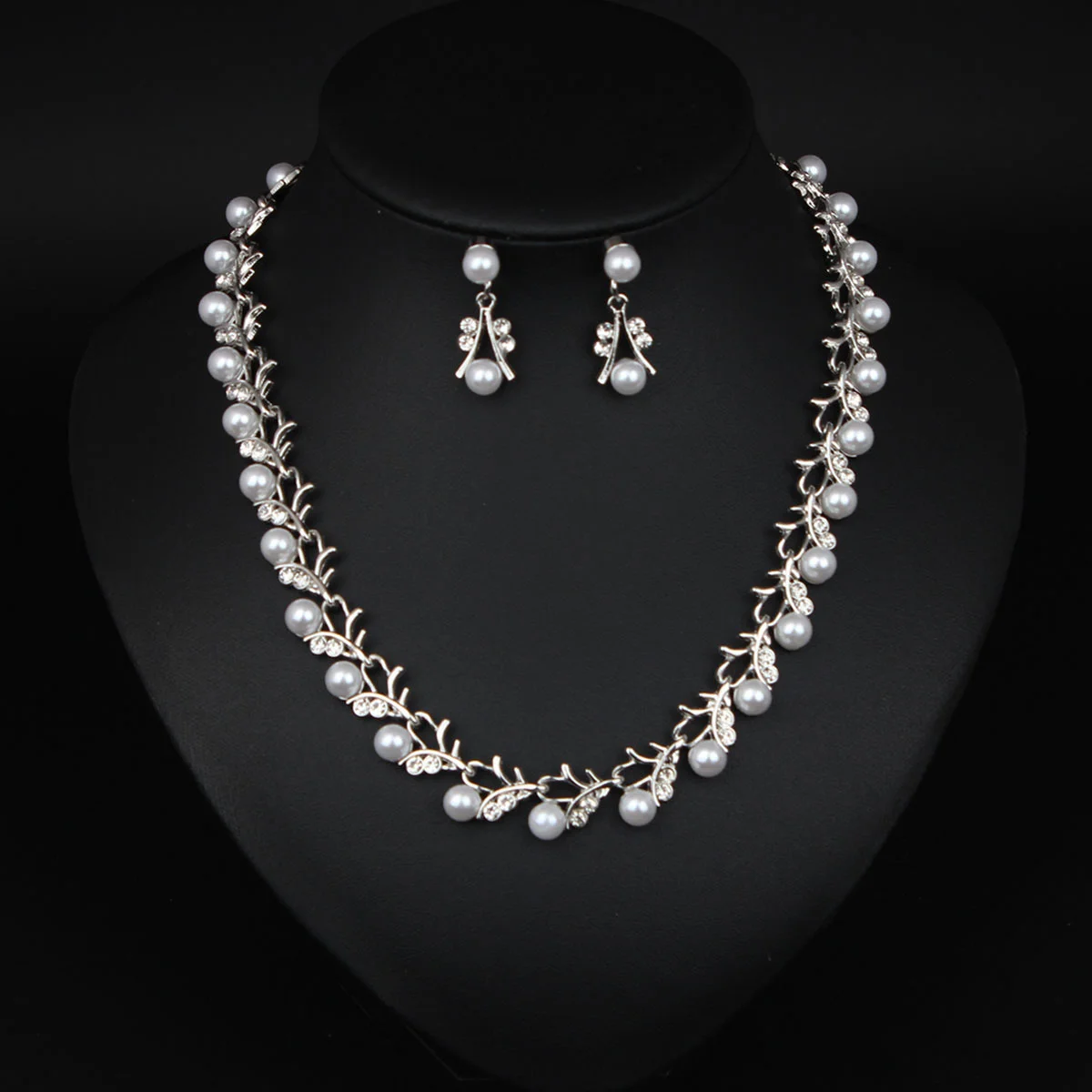 Japanese and Korean fashion multi-purpose simple pearl and diamond necklace and earrings set - formal dress accessories