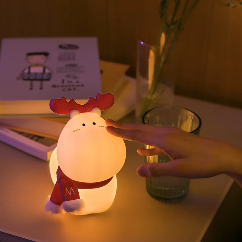 Luz LED de silicona para decoración navideña, lámpara de noche táctil de Reno y alce para niños, mesita de noche para dormitorio, regalos de cumpleaños