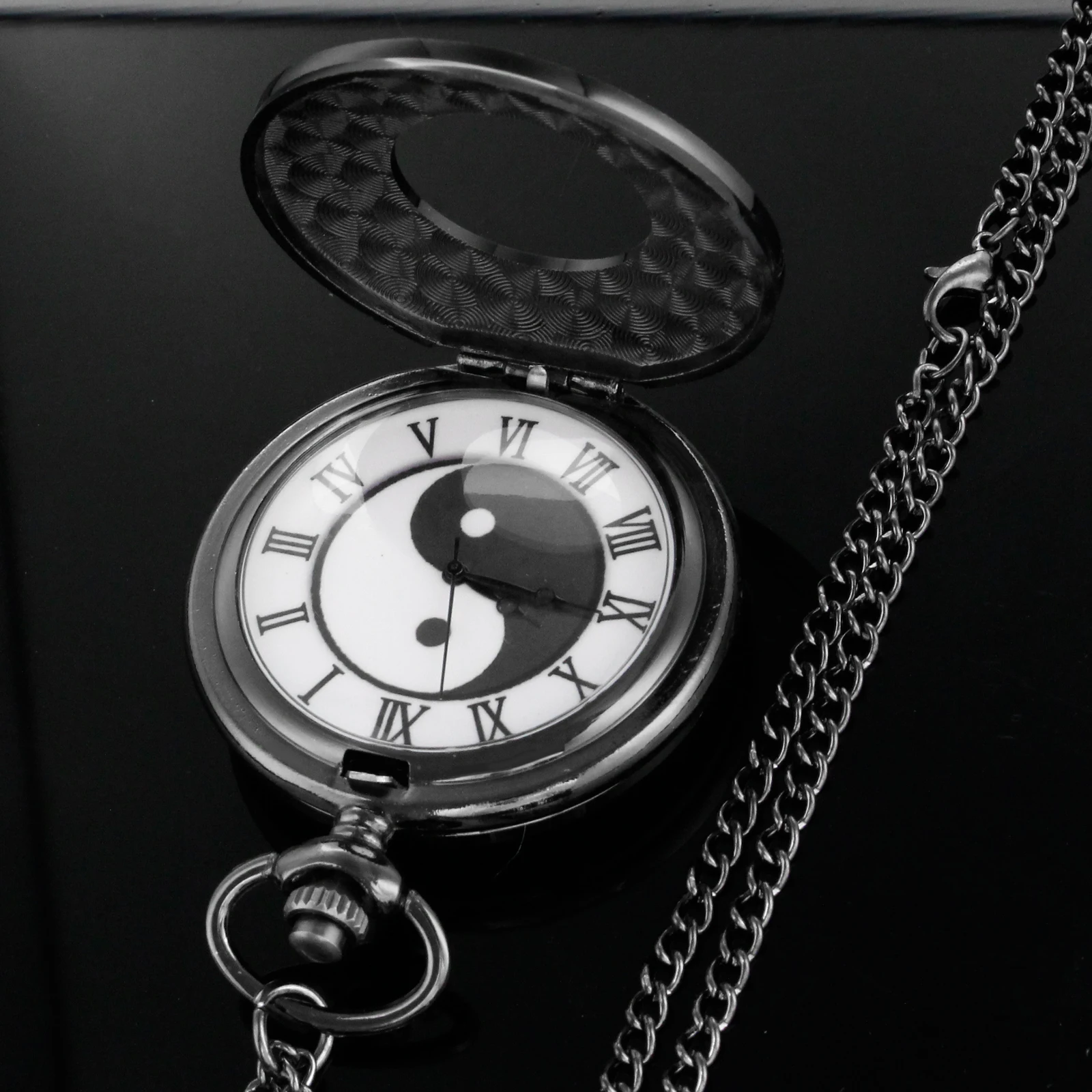 Vintage Design Vintage Yin and Yang Tai Chi Figure Quartz Pocket Watch Pendant Clock Men Unique Gifts Women Necklace Pendant