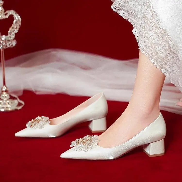 Bride shoes 2024 new beige stiletto heels summer women not tired feet Chinese Wo dress wedding shoes