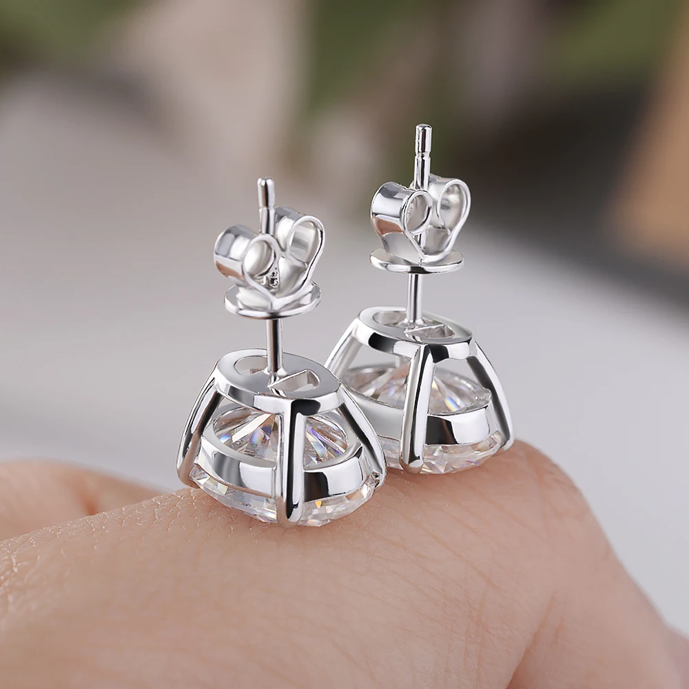 Thumbnail 3 - #19 Trending Moissanite Stud Earrings Right Now
