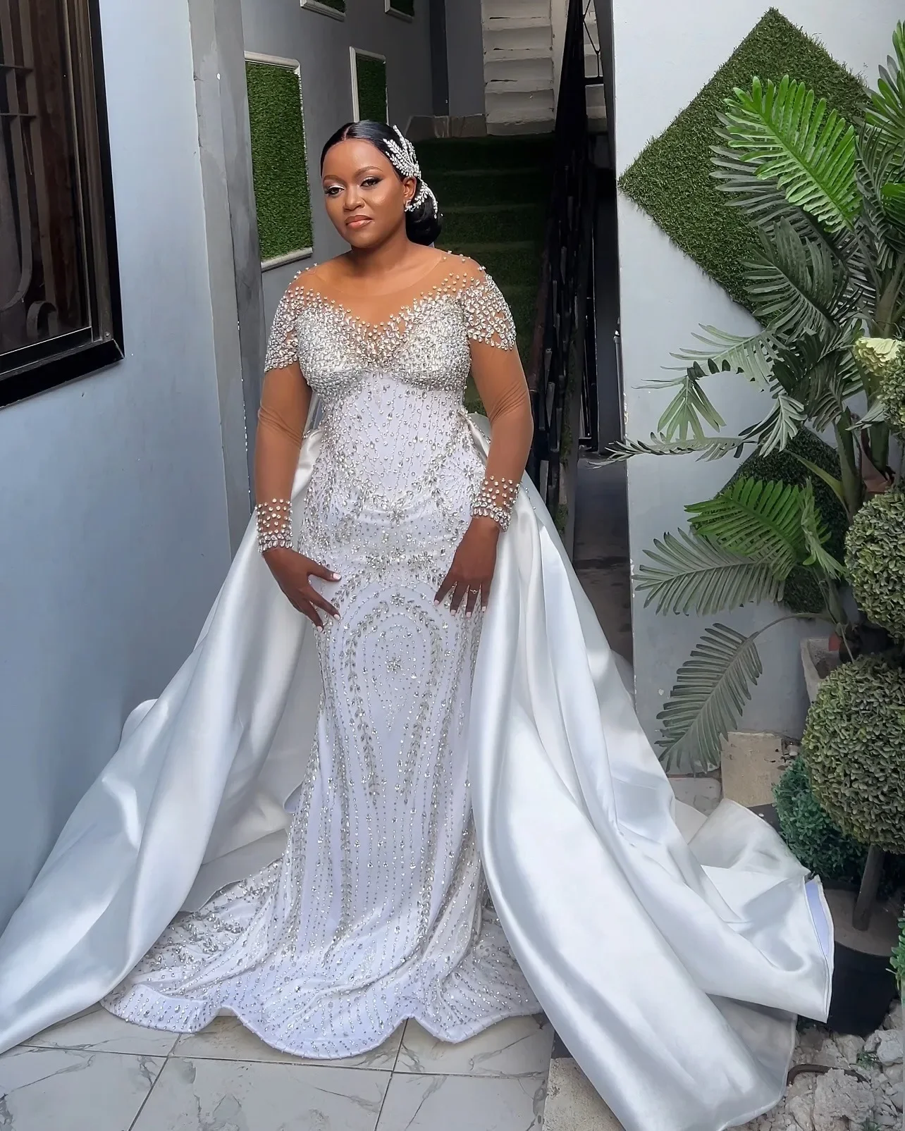 

Customized Sheer Neck Sparkly Crystals Beads Wedding Dress with Removable Skirt Vestidos De Novia Elegant Luxury Bridal Gown