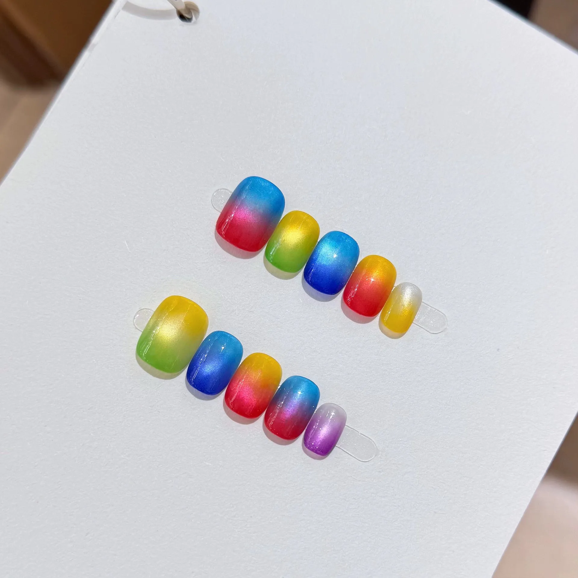 

10 шт., накладные ногти ручной работы, радужные стеклянные бусины «кошачий глаз», носимые съемные милые накладные ногти ярких цветов, короткие