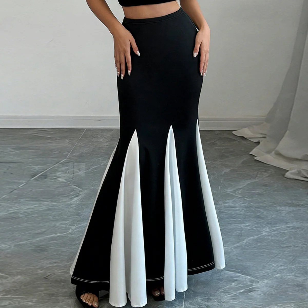 

Элегантная контрастная юбка женская летняя с высокой талией, облегающая, в стиле пэчворк, черно-белая, для вечеринок, модная, вечерняя юбка