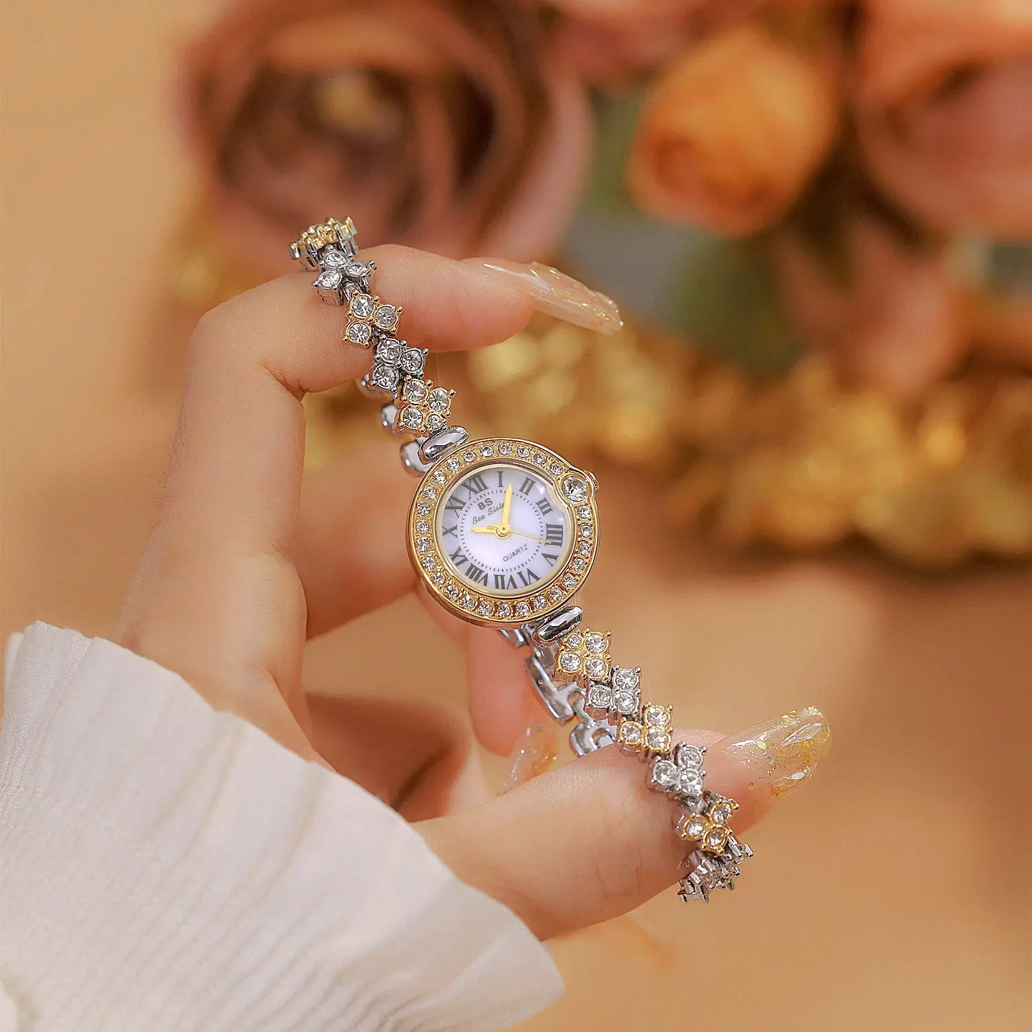 

2024 Luxury Diamond Bracelet Jewelry Small Dial Roman Digital Quartz Watch for Women Delivery Gift Box FA1712