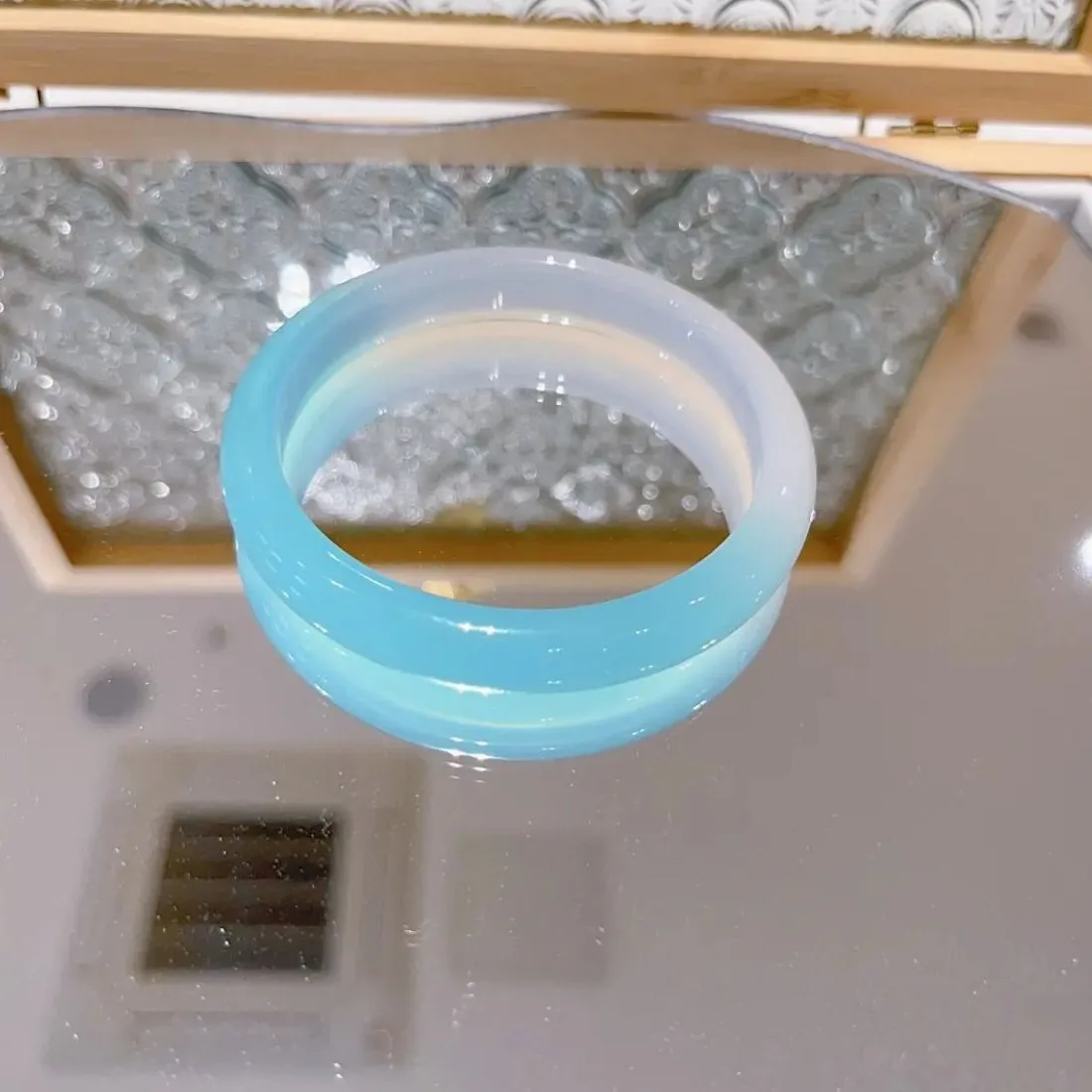 

2026 Medium Wide Blue Agate Bracelet Women's Style Ice Sky Light Blue Circle New Model Fashion Jewelry Hand Accessory