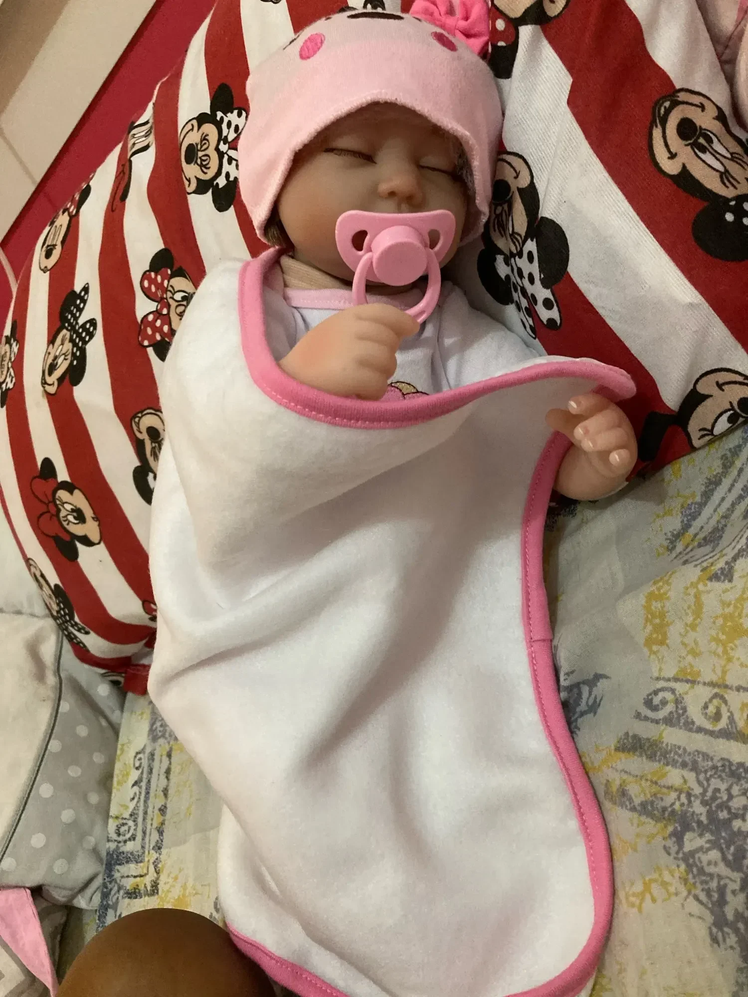55cm Reborn Doll Soft Silicone Reborn Close Eye Real Looking Baby Dolls Toys for Gift As Children Playmate Doll Popupar Reborn