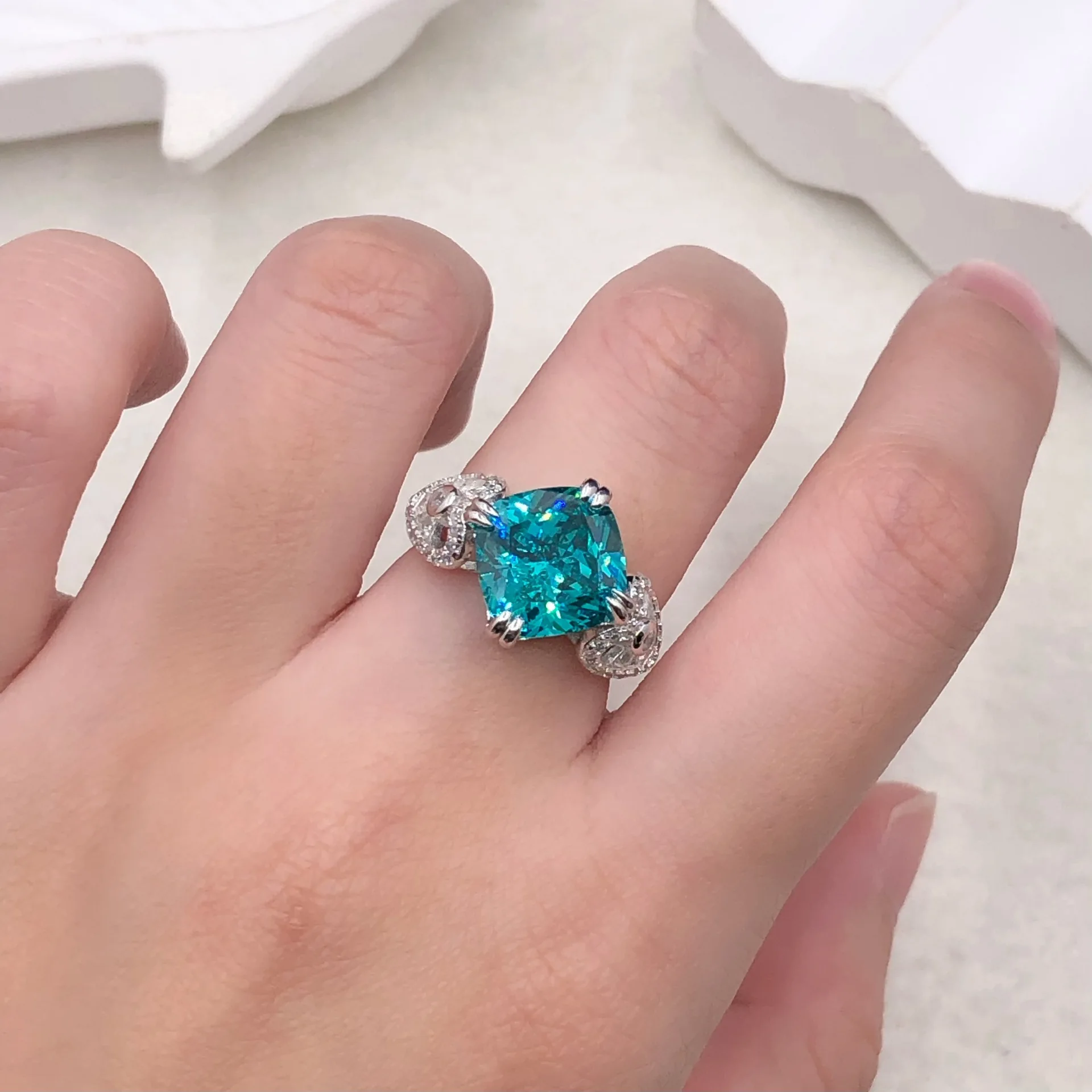 NewPT950 Paraiba Cushion Cut 5ct Ring Women Colored Gemstone Jewelry Niche Design Platinum Luxury Factory Directjewelry for wome