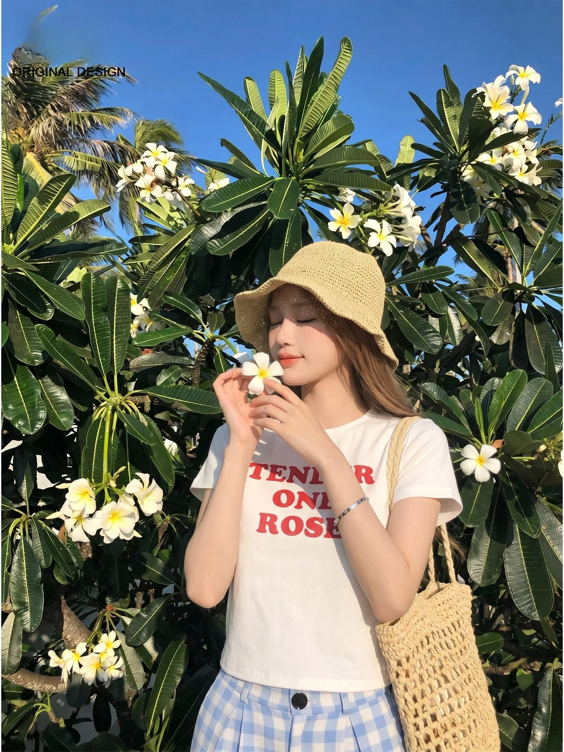

Korean Style round Neck Letter Print Short Sleeve T-Shirt Women's Slim Fit Summer Top Shoulder Width Regular Length