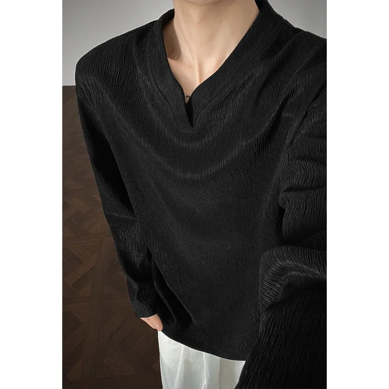 Men Notched V Neck Long Sleeve T Shirt Crinkle Pleated Textured Fabric Loose Oversized Fit For Autumn Street Daily Outfit