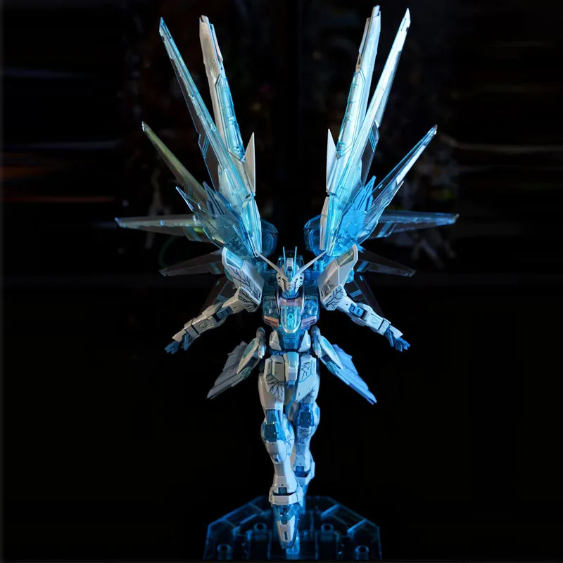 DABAN 6650 Freedom Ver.2.0 MG 1/100 Eisblaue Farbe ZGMF-X10A Montagemodellbausatz Spielzeug Actionfiguren Roboter Kunststoffmodell Geschenke