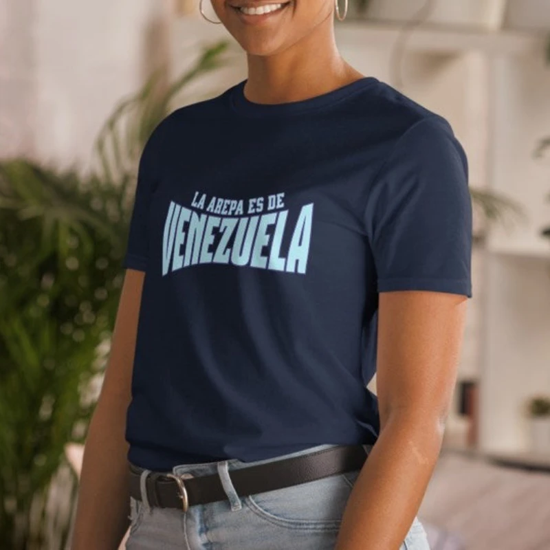 La Arepa Es De Venezuela Classics Unisex T-Shirt Venezuela Souvenirs Men Cotton Tshirt Regular Short Sleeve Regular Short Sleeve