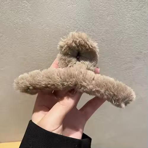 Winter Faux Fur Hair Claw for Women Elegant Acrylic Crab Barrette Hairpin Girl-Hair Accessories Furry Headwear Hair Claw Clip - Image 16