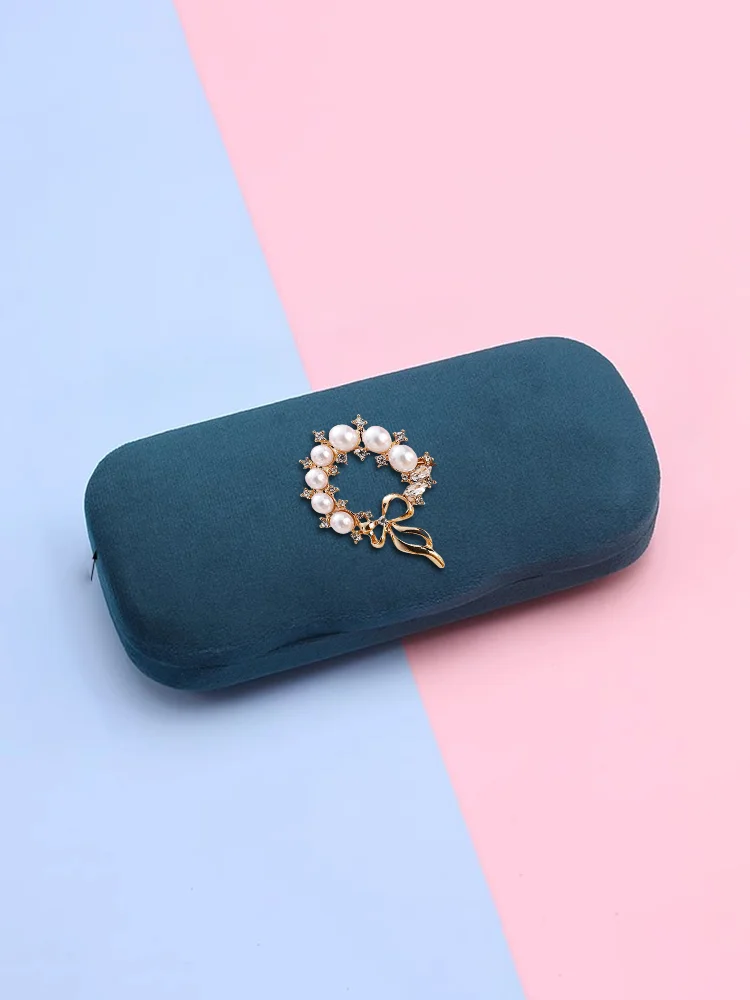 Portable Eyewear Cases Anti-Stress Large Capacity PU Material Symbolic Pearl & Diamond Decor, Imitation.