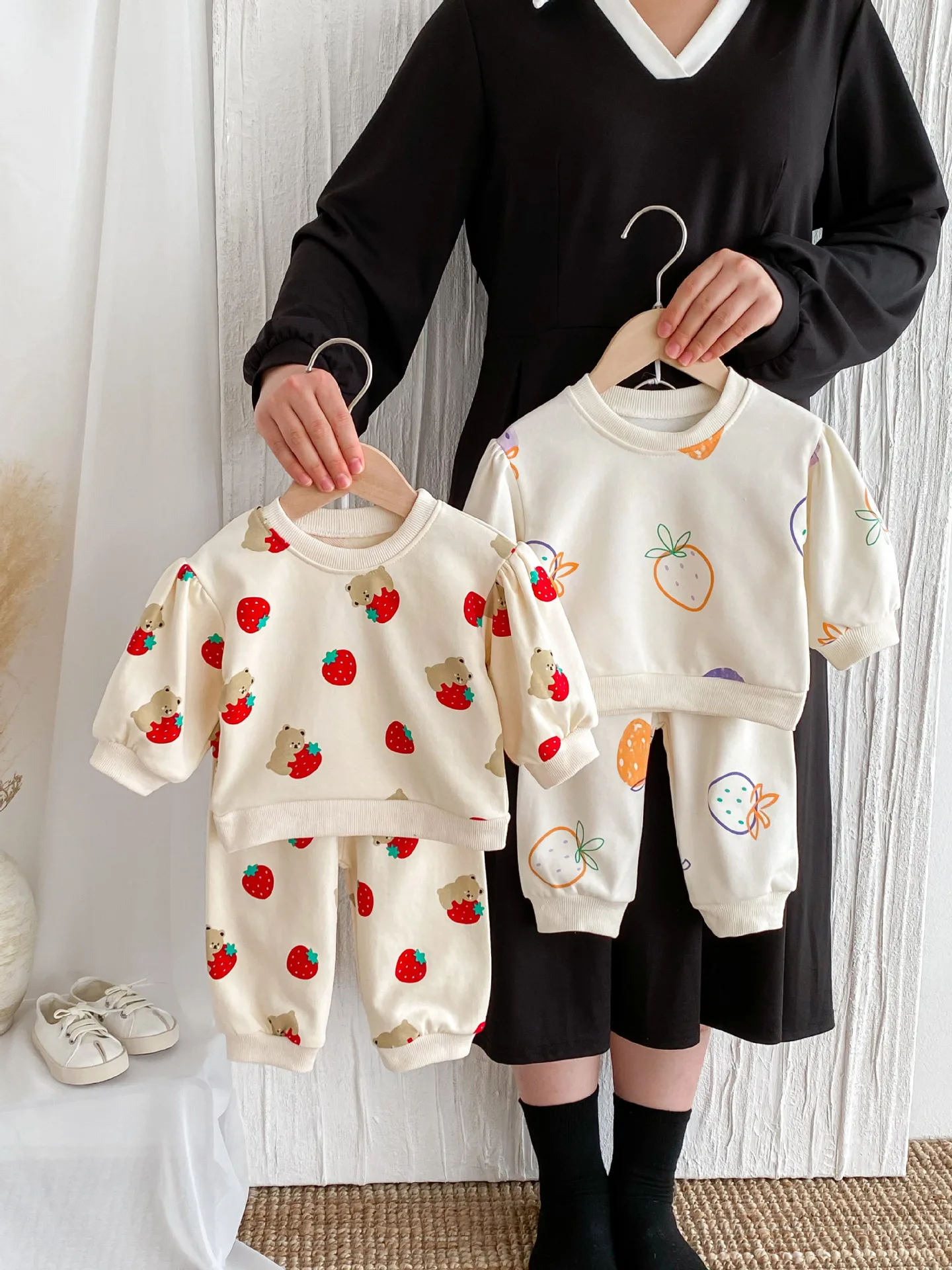 2024 Autumn New Baby Casual Set Strawberry Bear Cute Print Infant Girl Long Sleeve Sweatshirt + Pants 2pcs Suit Toddler Outfits