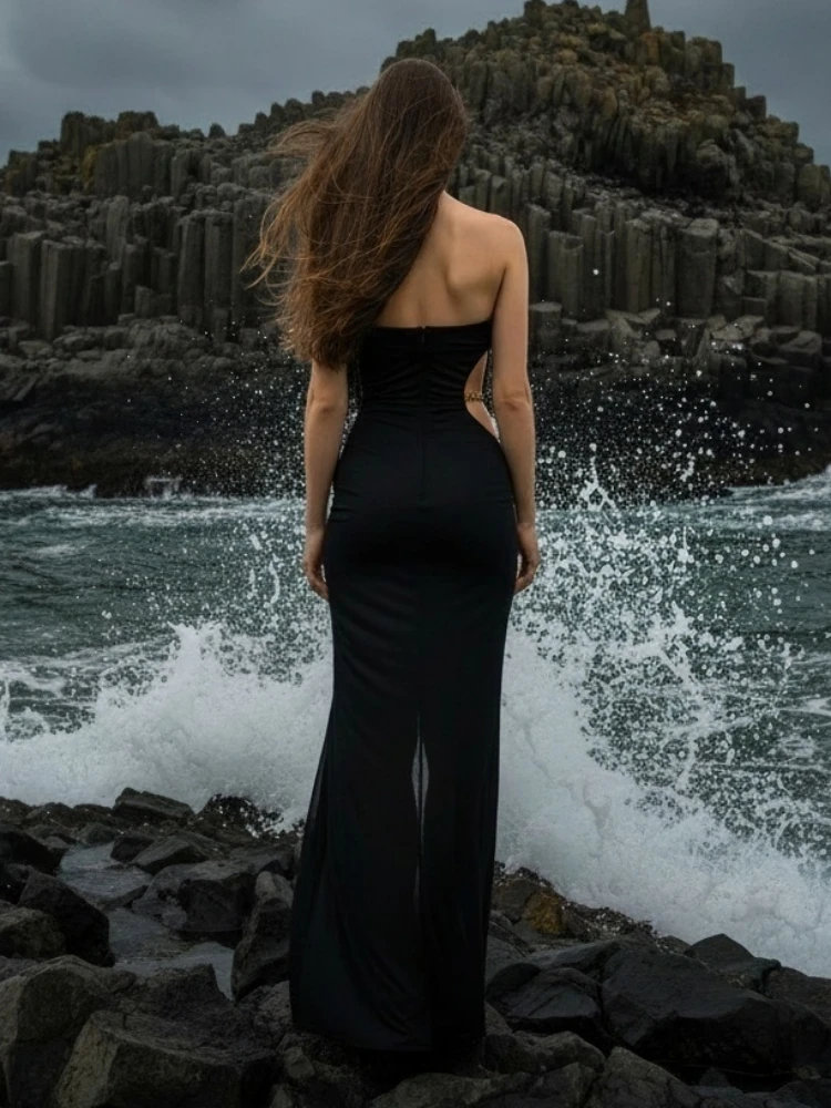 Abito lungo sexy con patchwork a catena scavata con una spalla Abito lungo da donna nero senza maniche con pieghe drappeggiate Abiti da sera per cocktail