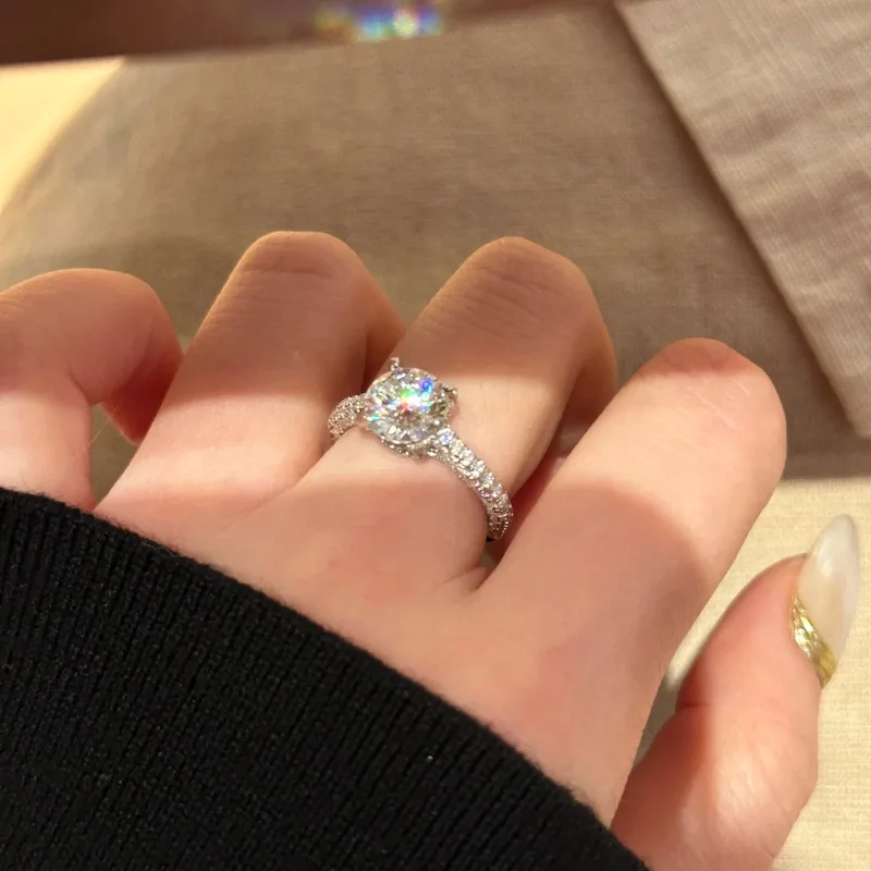 Elegant 2-carat ultra-shiny zirconia four-prong 925 sterling silver ring - Women's engagement jewelry