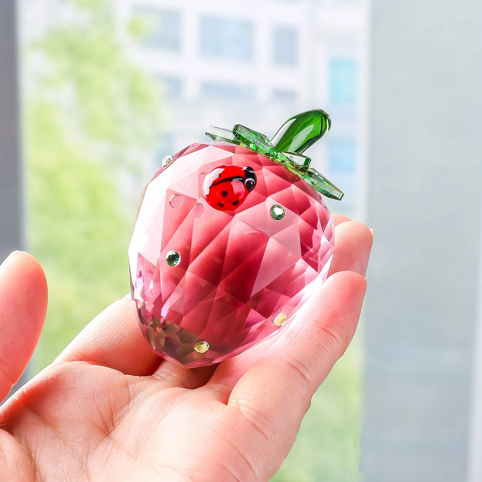 Crystal Strawberry Figurines Set With Lovely Butterfly Beetle Collectible Ornament  Glass Strawberry Craft Home Wedding Decor