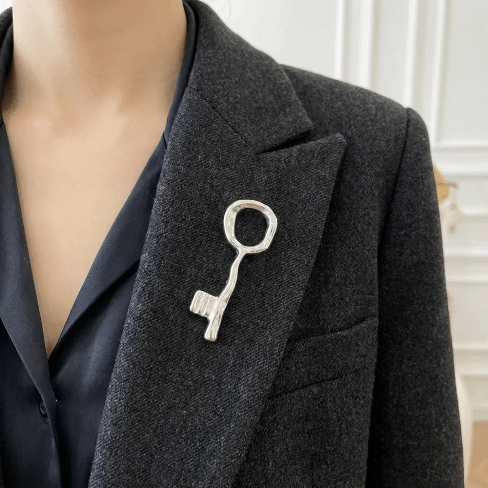 Alloy Key Shaped Brooch Lock Hole Design Vintage Style Irregular Shape Lapel Pin Distressed Finish Minimalist