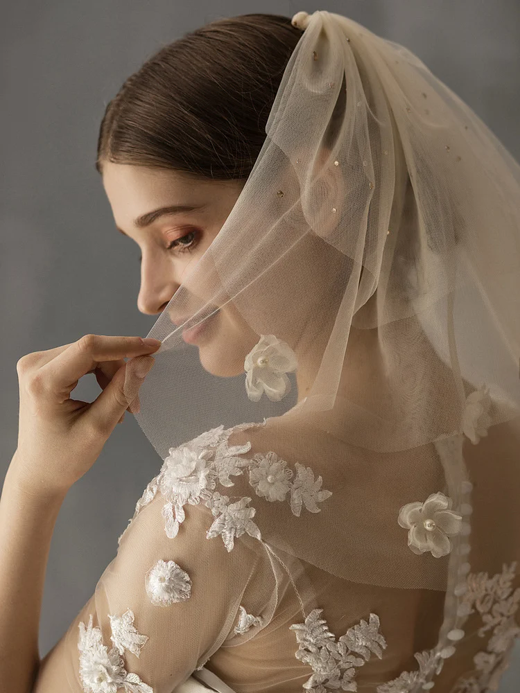 Champagne Wedding Veil Short Bridal Veils with Comb