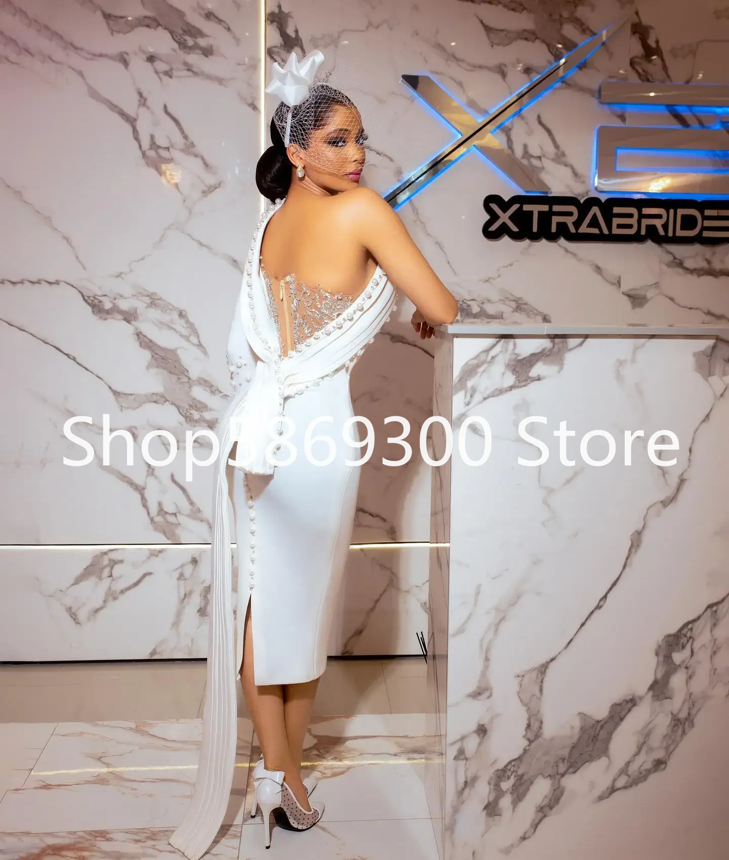 فساتين زفاف شاطئ قصيرة aso ebi لؤلؤ بكتف واحد ريشة زي العرائس الأفريقي فيستدوس رداء دي سواريه حسب الطلب