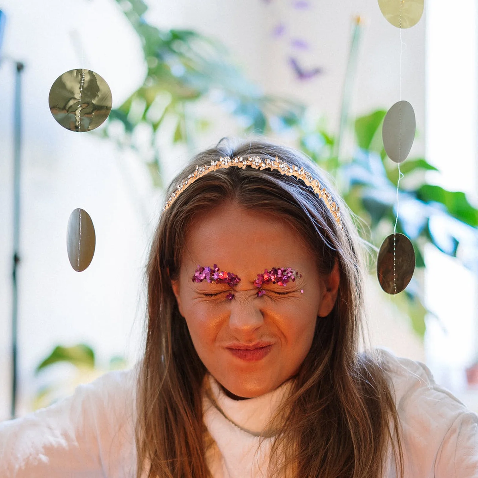 Diadema de flores para novia, corona elegante de aleación de diamantes de imitación, Tiara de boda hecha a mano, decoración para el cabello para banquete, graduación, accesorios de cumpleaños