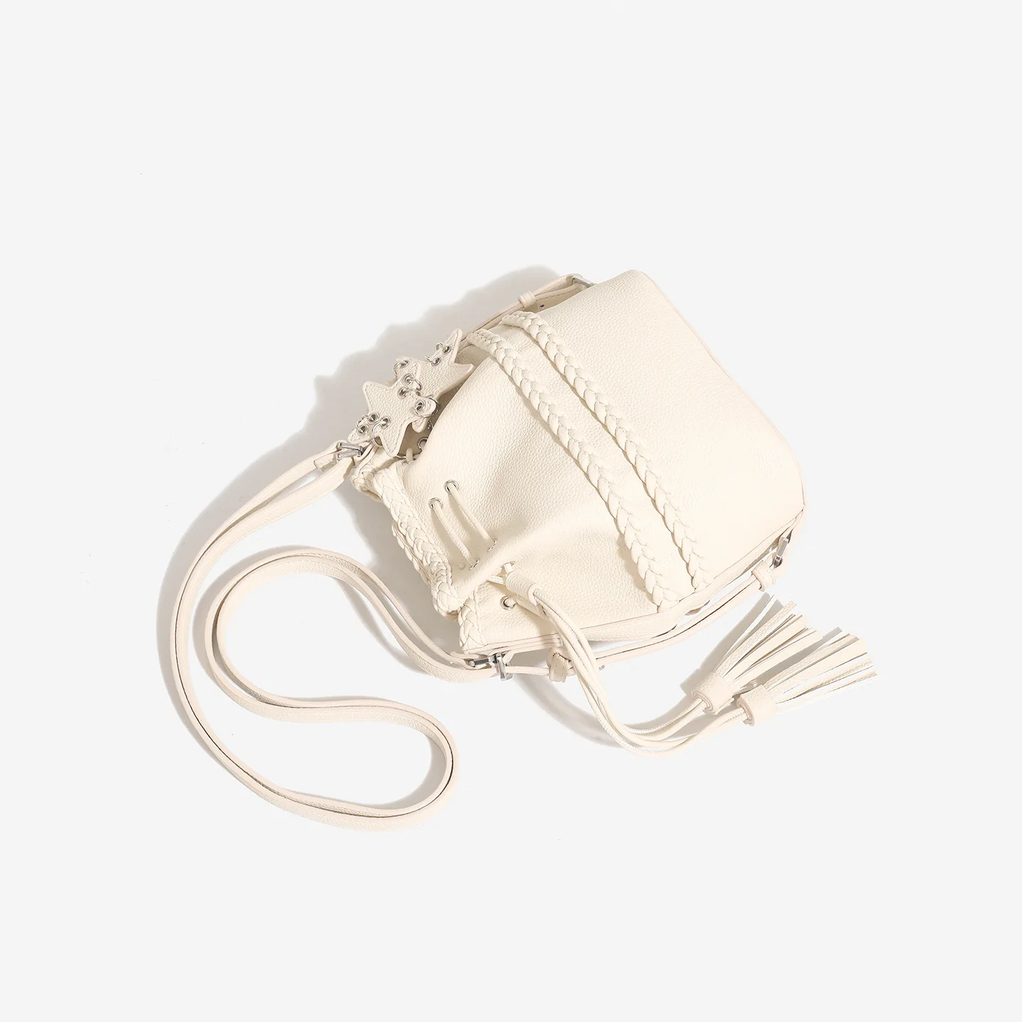 2025 New Fashion Handbag Niche Tassel Drawstring Shoulder Bag Premium Messenger Bucket Bag Commuter Backpack