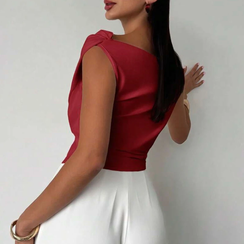 Nowa letnia damska bluzka z asymetrycznym dekoltem, dopasowana, cienka, bez rękawów, krótka, elegancka, w jednolitym kolorze, modna, codzienna bluzka z podkreśloną talią.