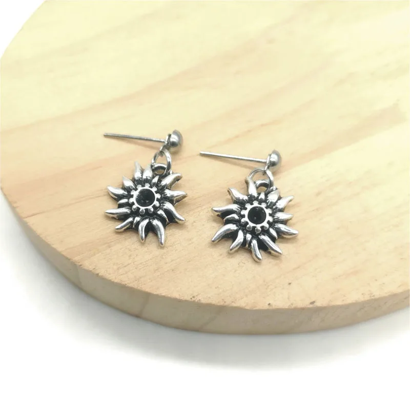 5pcs/Lot  Antique Silver Edelweiss Earrings Accessories DIY Making Matching Jewelry Wholesale Finding Making
