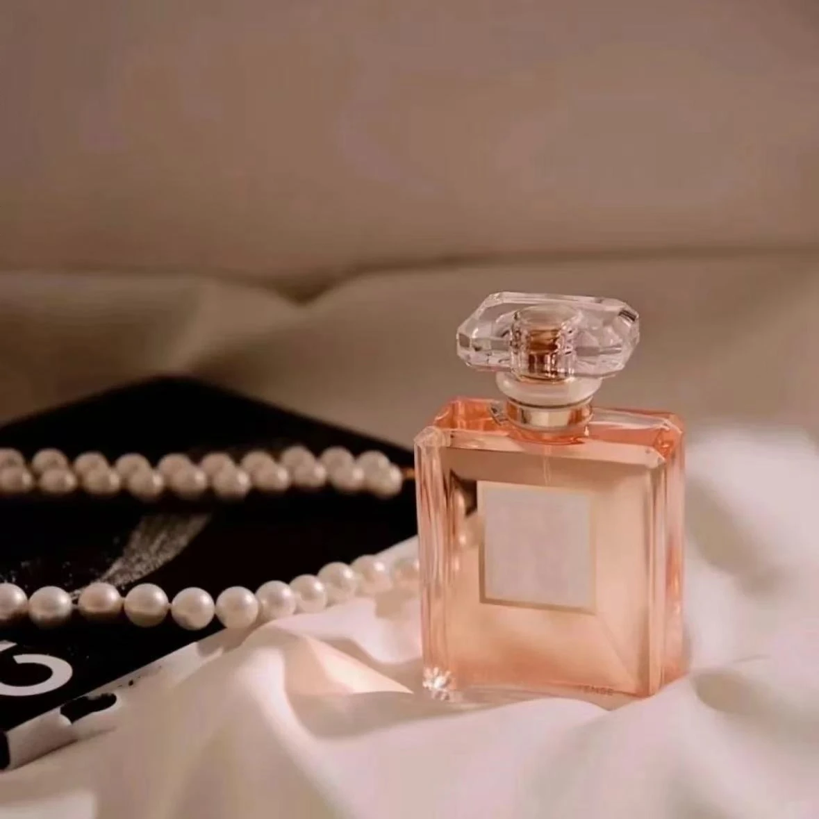 50ML High-end luxury perfume Jasmine and rose fragrance Full of temptation The focus of the crowd Suitable for a romantic date