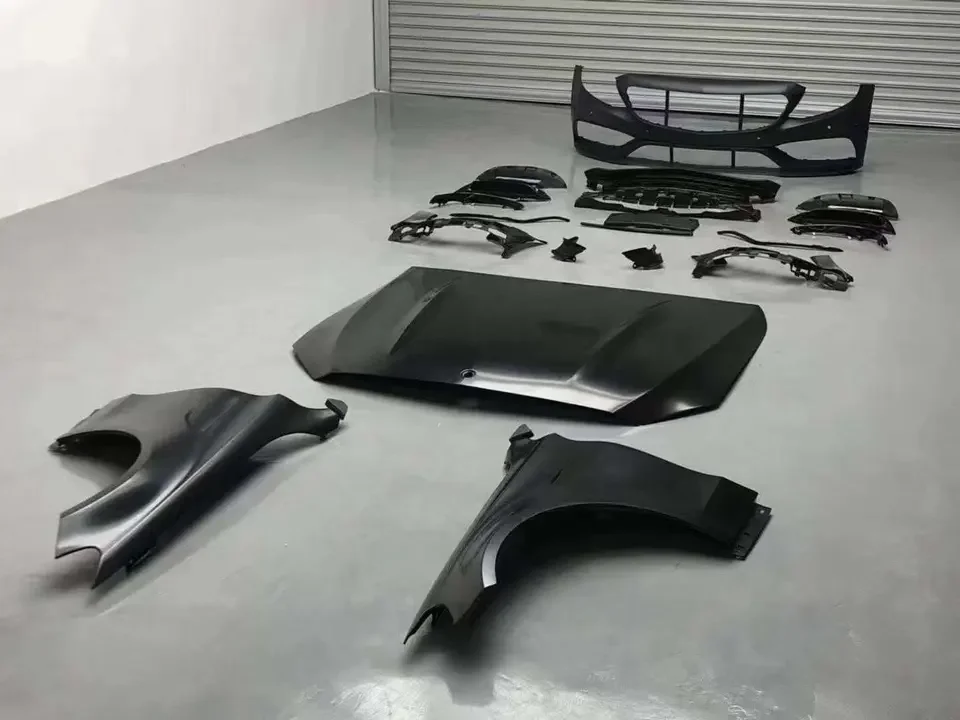 Fornitura in fabbrica Kit carrozzeria di alta qualità per Mercedes benz per classe C da W205 a C63 AMG lato griglia paraurti anteriore posteriore