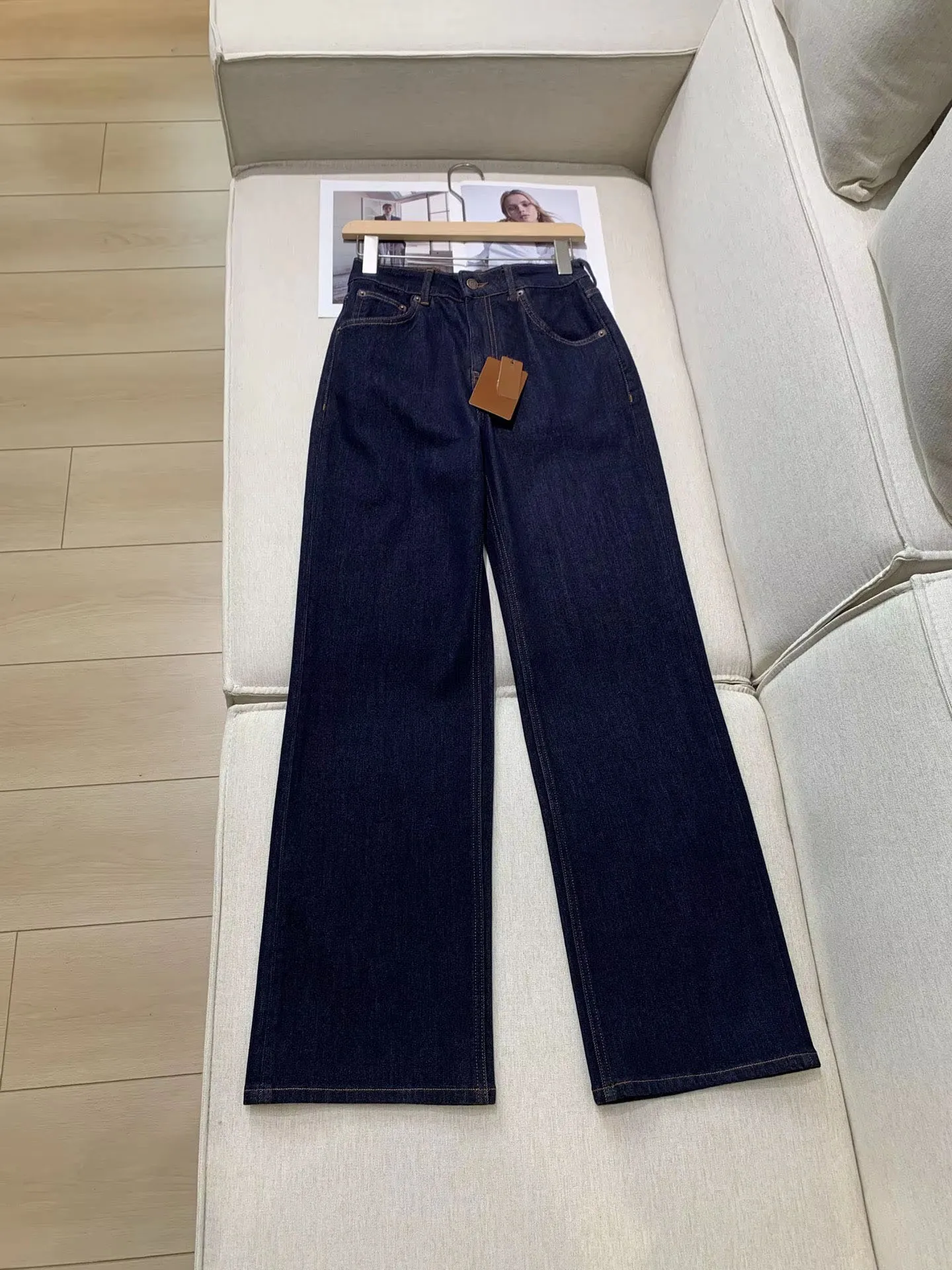 

Spring And Summer High Quality Fashion Commuting New Straight Denim Trousers For Women