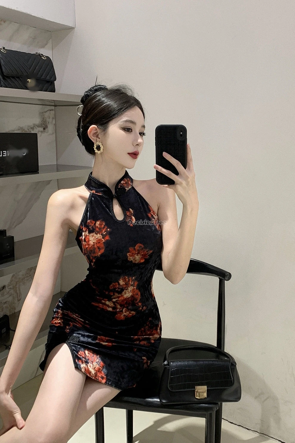 

2025 chinese improved retro sexy velvet printed halter-neck cheongsam dress sleeveless hollow out design slimming qipao dress