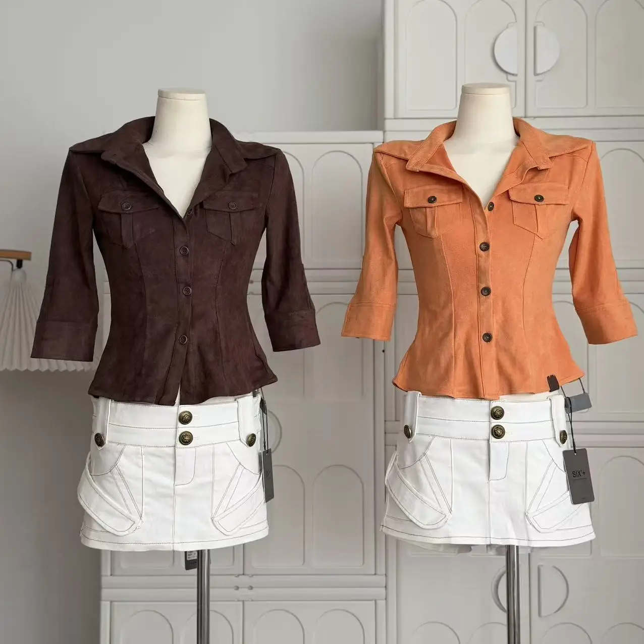 

Женская винтажная приталенная рубашка с коротким рукавом из замши, однотонная, на одной пуговице, с карманами и подплечниками, весенняя коллекция