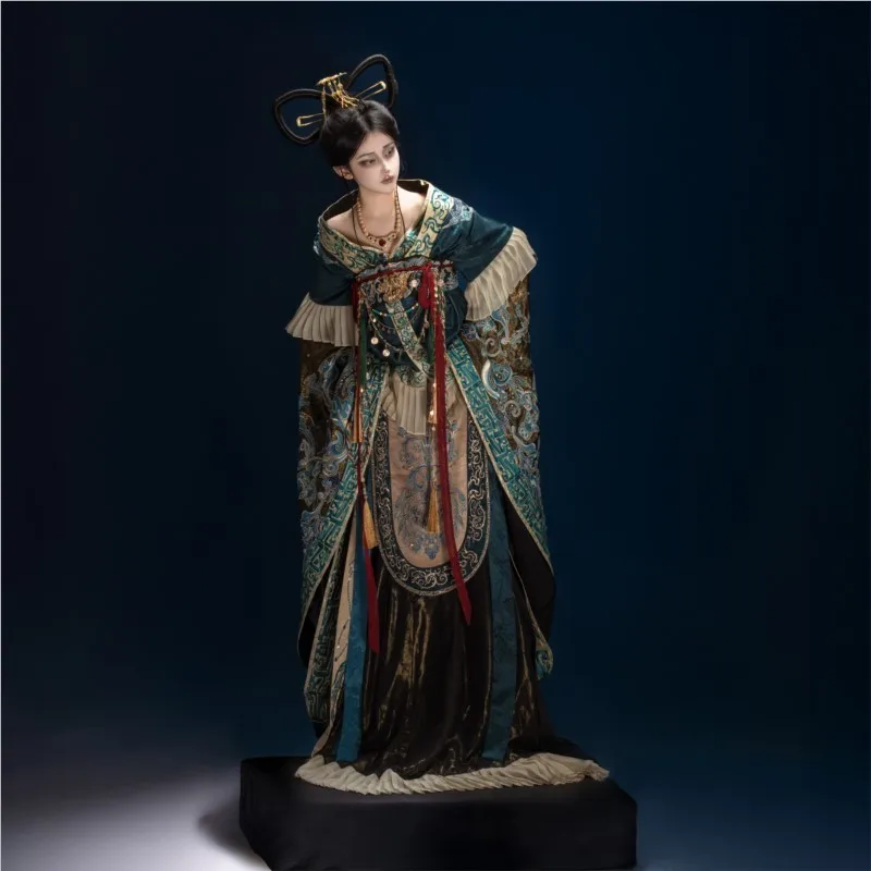 

New heavy-duty embroidered half-arm large-sleeved blouse Hanfu set