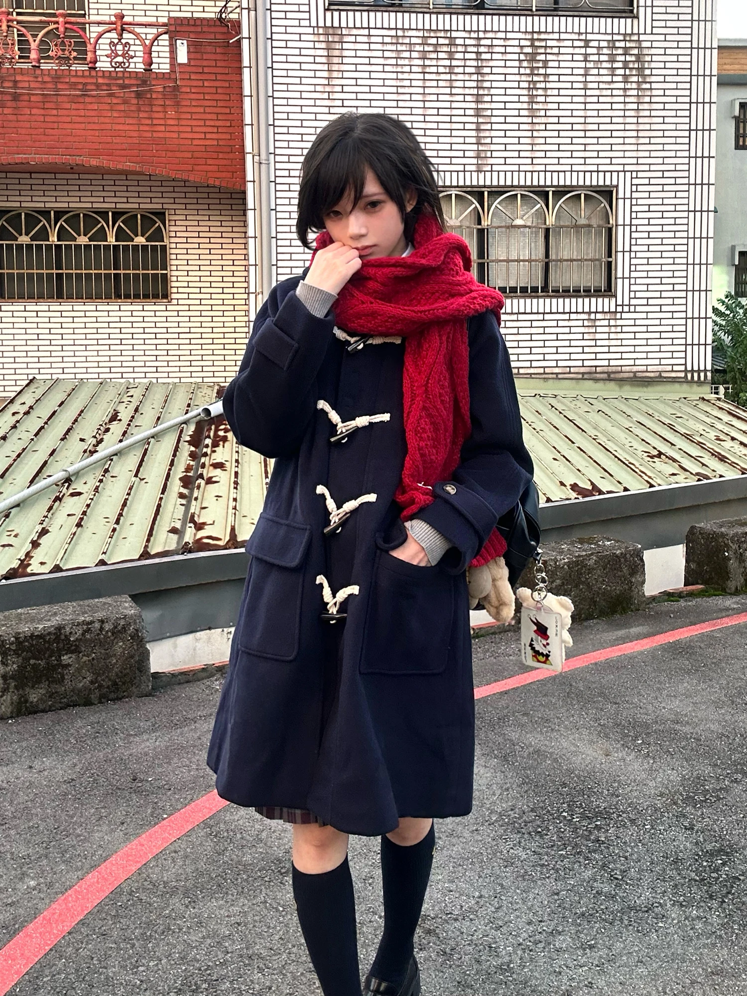 

Зимнее пальто Cherry Blossom Jk Long Thiened для женщин с капюшоном, на пуговицах из рога, оригинальный дизайн, шерстяное пальто в университетском стиле