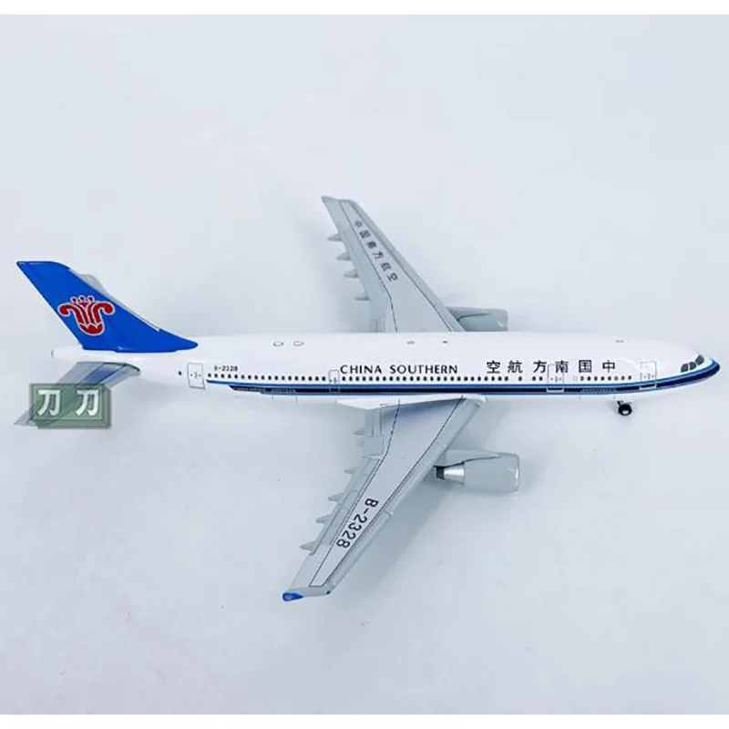 Diecast Scale 1/400 China Southern Airlines A300-600R Aircraft Alloy Material Aircraft Model Collection Decoration Random coding