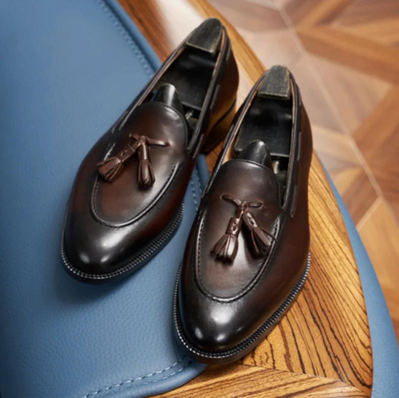 

Мужские черные лоферы из натуральной кожи с кисточками, ручной работы, повседневные туфли без шнурков, удобные для офиса, свадьбы, торжественных мероприятий и повседневной носки