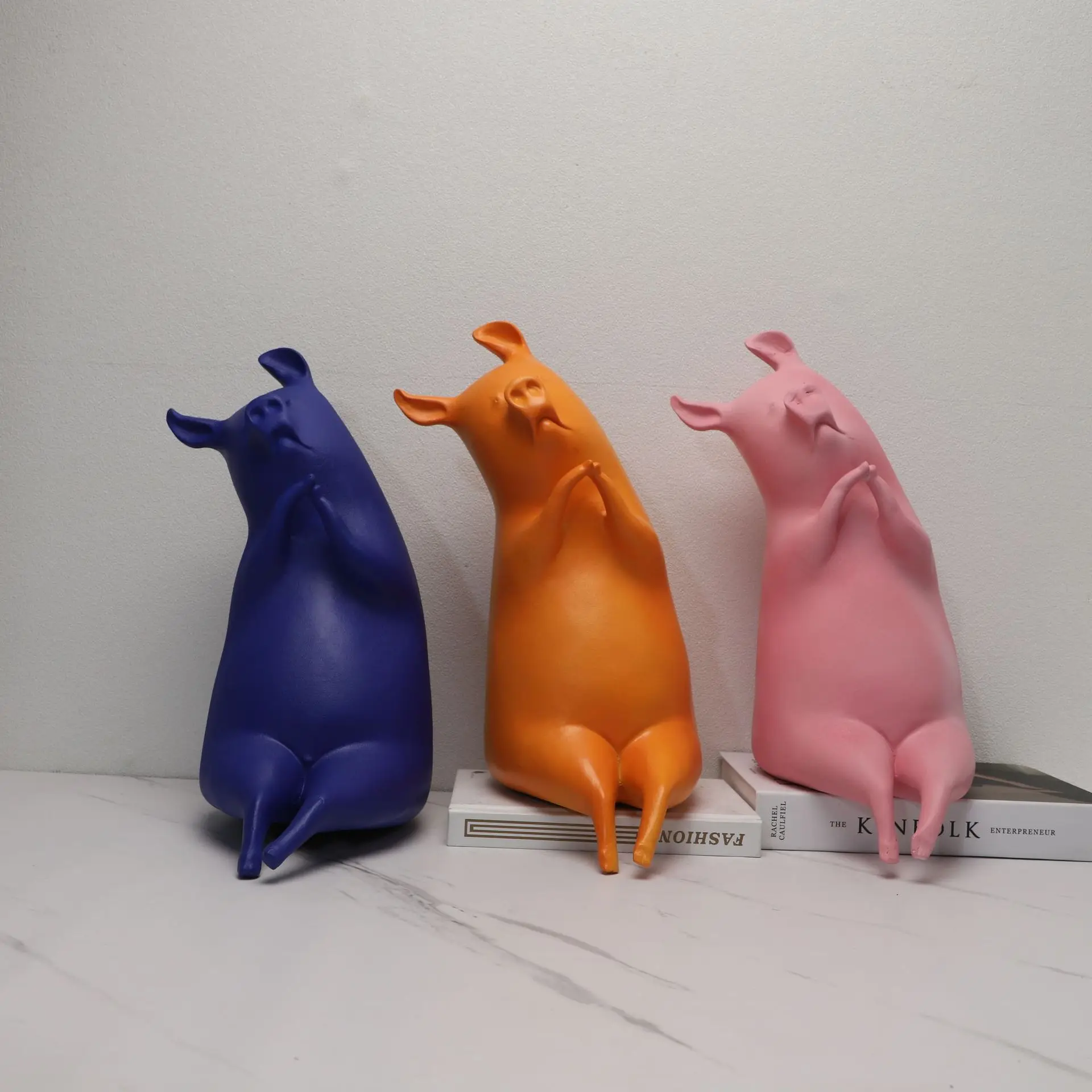 Simple Resin Creative Piggy Decoration Model Room Desktop Hotel Home Living Room Creative Soft Decoration