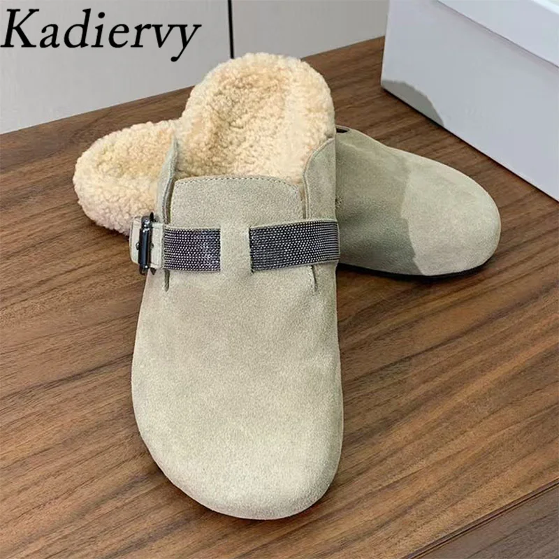 Sandal Suede sapi wanita, sepatu selop wol ujung bulat, gesper logam, sepatu selop datar musim dingin untuk wanita