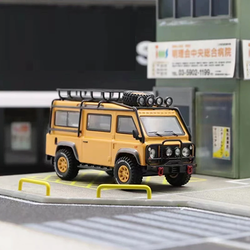 

Master 1:64 Model Car Defender 110 Alloy Bus Van Off-Road Vehicle W/Accessories The four wheels can rotate flexibly