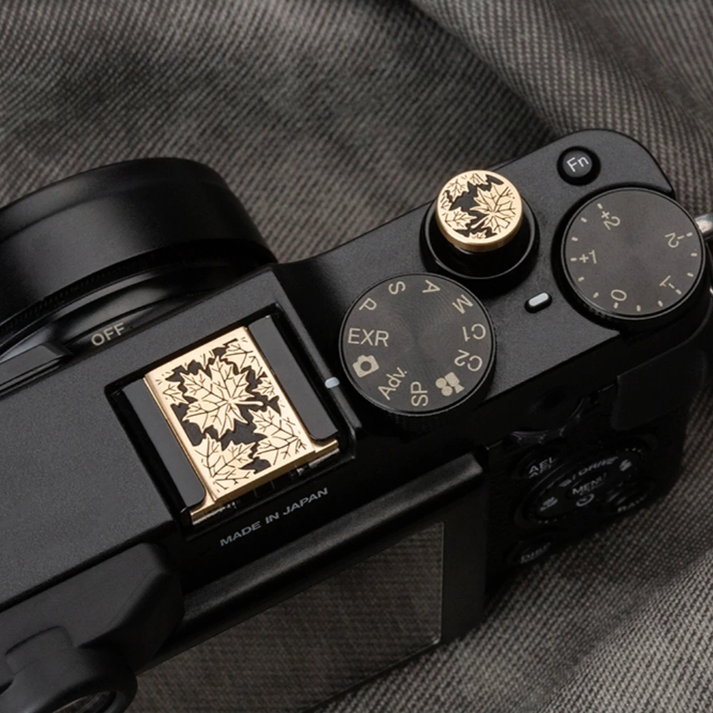 

Maple Leaf Camera Hot Shoe Cover Soft Release Button Shutter Button For Nikon ZF Fuji X100VI XE4 XE5 XT30 XT5 XPro3 XM5 Xhalf