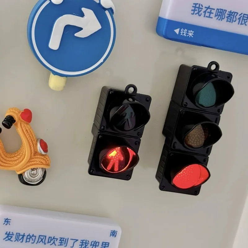 2 قطعة إشارة المرور مصباح ليد المفاتيح العصرية الجدة المشاة ضوء كيرينغ قلادة سلسلة مفاتيح لحقيبة السحر الهدايا بالجملة #4