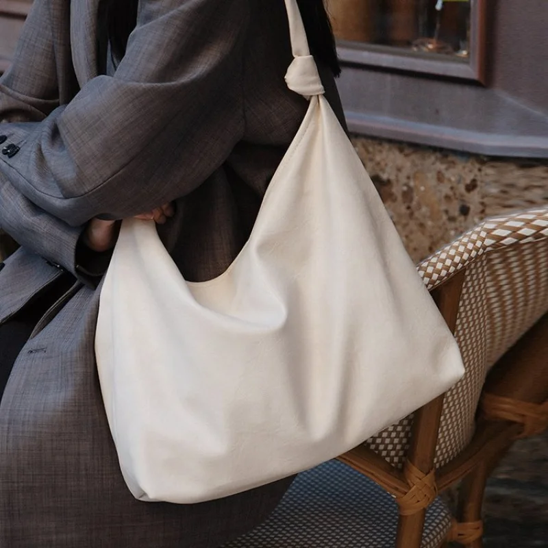 

Fashionable Leather Women's Messenger Bag Luxury Brand Classic Elegant Stylish Embellishment Trendy Commuter Daily Vintage Bag​