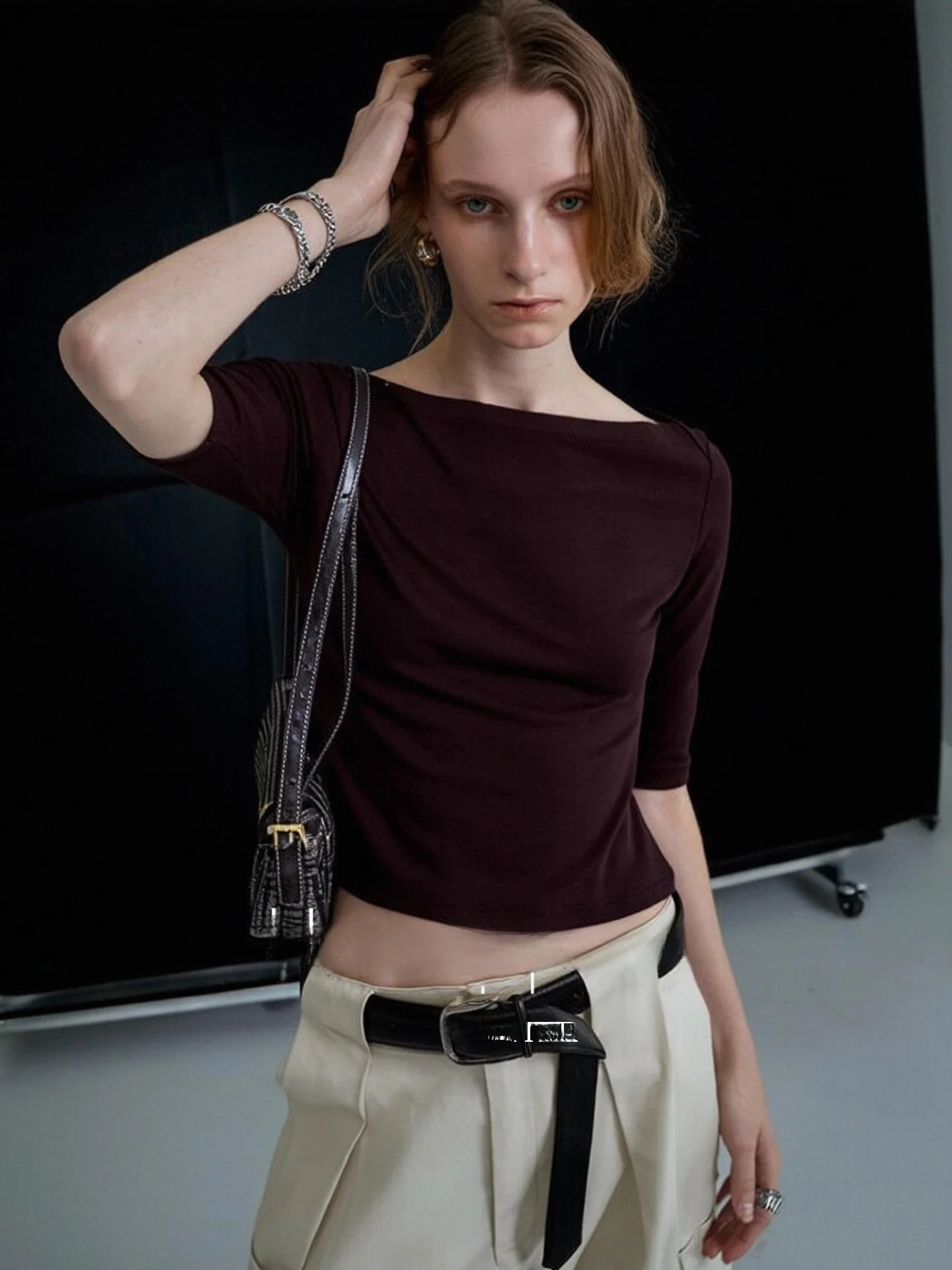 Huaappuw Simple One-Shoulder Women's T-shirt Elastic Versatile Spring 2026 New Style Seven-Sleeve Fashionable Top
