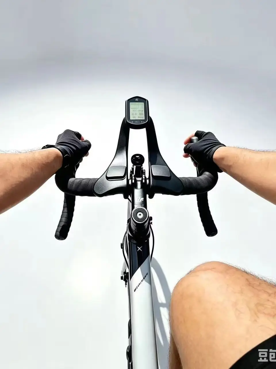 AliExpress NONE PETG Carbon Fiber Integrated Aero Handlebar – TT/Triathlon Bar with Rest Bars & Computer Mount 31.8mm Clamp Flat Top Design